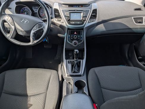 Used 2015 Hyundai Elantra SE w/ Option Group 03 FWD image 10