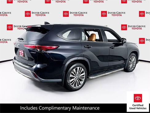 Used 2022 Toyota Highlander Platinum image 5
