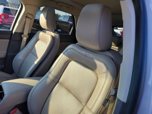 Used 2022 Lincoln Corsair Reserve w/ Equipment Group 201A image 19