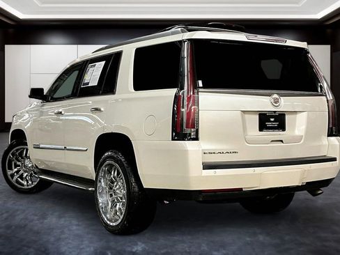 Used 2015 Cadillac Escalade Luxury AWD/4WD image 4