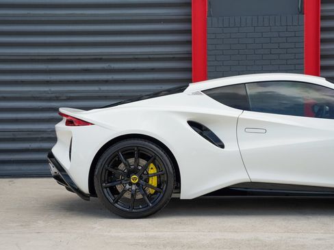 Used 2025 Lotus Emira RWD image 7