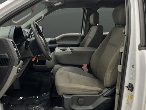 Used 2017 Ford F150 XLT image 9