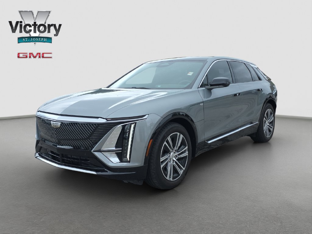 Used 2024 Cadillac Lyriq Luxury AWD/4WD image 3