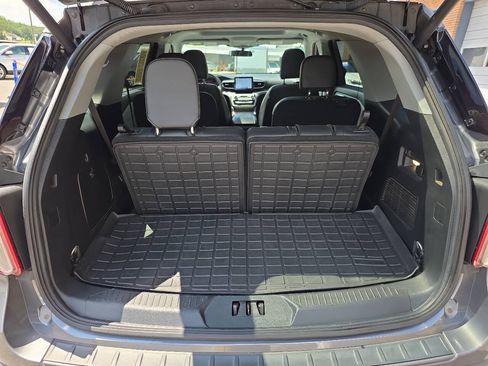Used 2023 Ford Explorer XLT w/ Equipment Group 202A RWD image 24