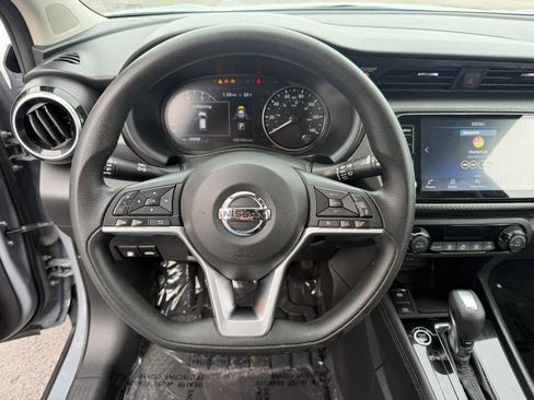 Used 2021 Nissan Kicks SV image 24