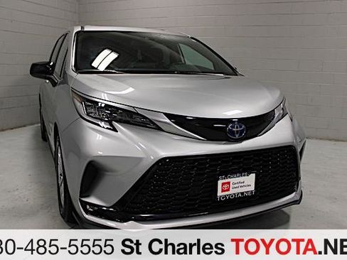 Certified 2022 Toyota Sienna XSE w/ XSE Plus Package image 1