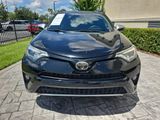 Used 2018 Toyota RAV4 SE image 2