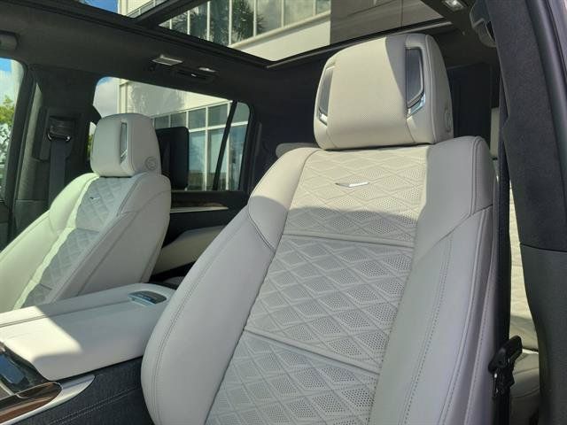 Certified 2026 Cadillac Escalade ESV Platinum Sport w/ LPO, ONYX Package AWD/4WD image 42