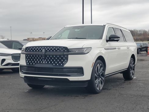 New 2026 Lincoln Navigator L Black Label image 2