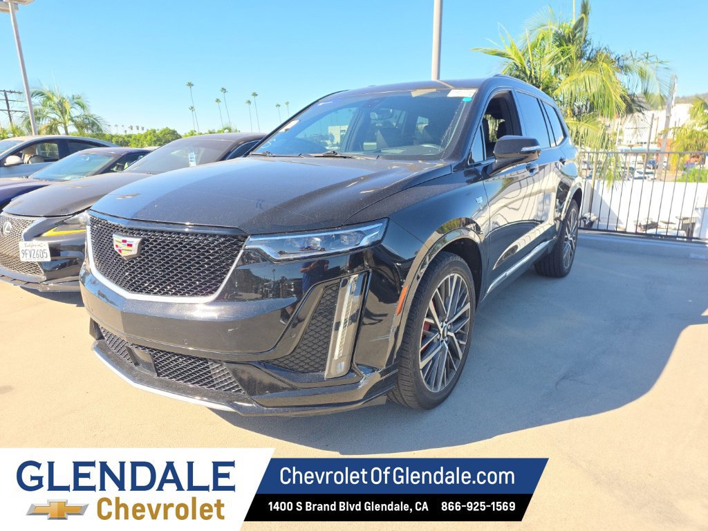 Used 2023 Cadillac XT6 Sport w/ Technology Package AWD/4WD image 2