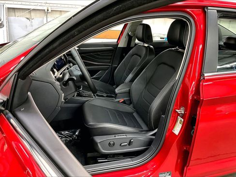 Used 2023 Volkswagen Jetta SEL image 28