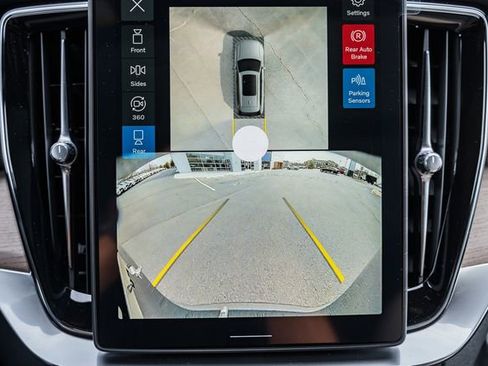 New 2026 Volvo XC90 T8 Plus w/ Protection Package Premier image 42