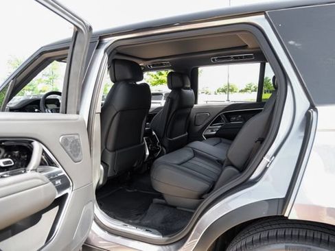 New 2026 Land Rover Range Rover Long Wheelbase SE AWD/4WD image 46