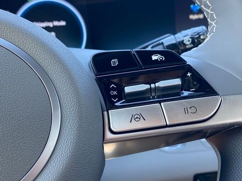 New 2025 Hyundai Elantra SEL image 19