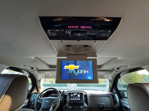 Used 2015 Chevrolet Silverado 2500 High Country w/ Duramax Plus Package image 22