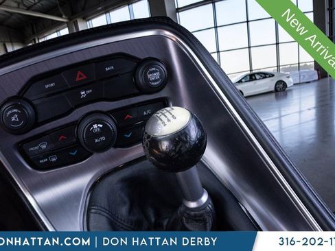 Used 2016 Dodge Challenger R/T RWD image 9