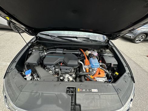 Used 2025 Hyundai Tucson Limited image 18