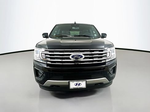 Used 2020 Ford Expedition XLT w/ Equipment Group 201A AWD/4WD image 2
