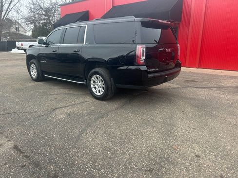 Used 2018 GMC Yukon XL SLT image 17