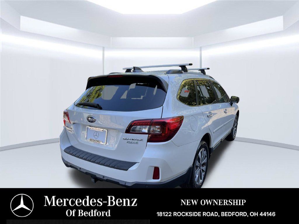 Used 2017 Subaru Outback 2.5i Touring AWD/4WD image 7