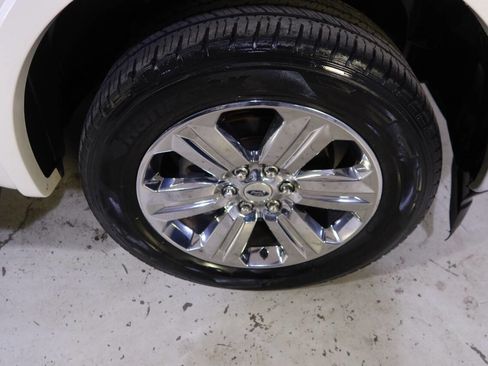 Used 2018 Ford F150 Lariat image 39