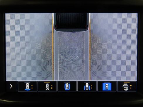 Used 2023 Chevrolet Silverado 2500 High Country w/ Z71 Off-Road Package image 17