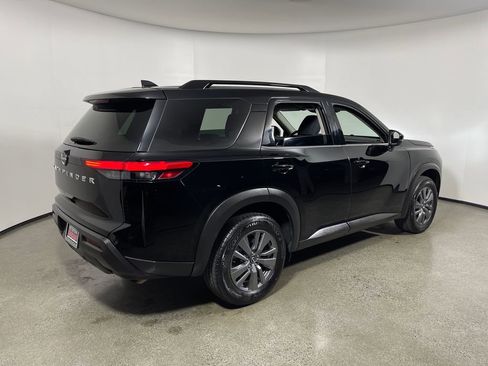 Used 2025 Nissan Pathfinder SV FWD image 3