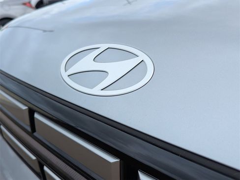 Certified 2025 Hyundai Santa Fe SEL image 23