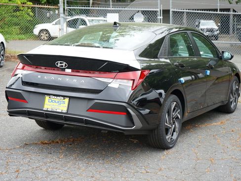 New 2026 Hyundai Elantra SEL Sport Premium FWD image 5