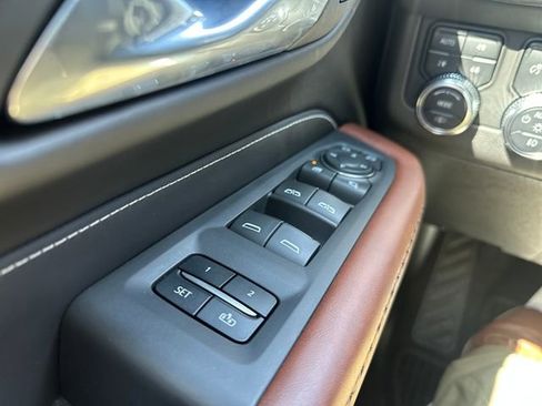 Used 2023 GMC Yukon XL Denali Ultimate image 20