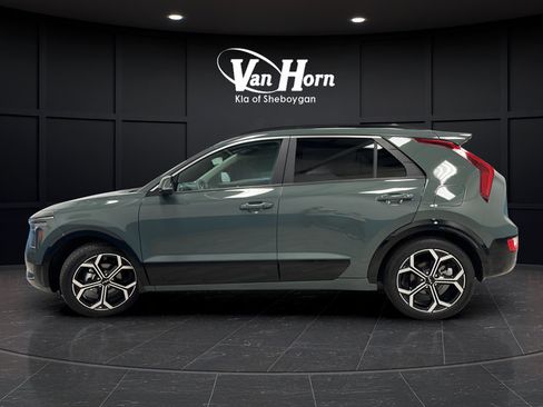 Used 2024 Kia Niro EX Touring FWD image 4