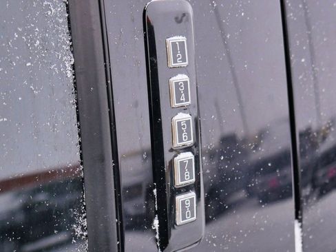 Used 2018 Ford F150 Lariat image 9