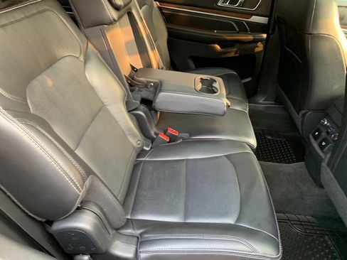 Used 2017 Ford Explorer Limited AWD/4WD image 15