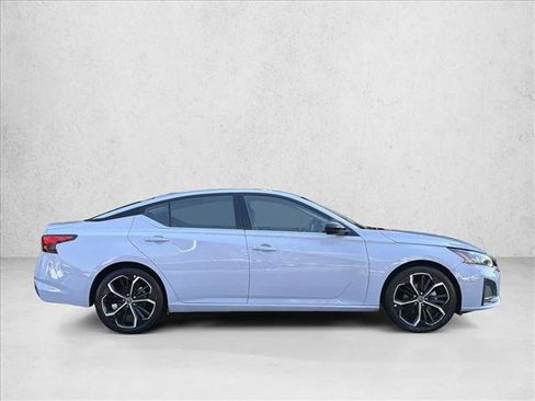 Used 2024 Nissan Altima 2.5 SR image 4