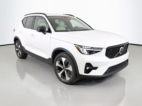 Used 2023 Volvo XC40 B5 Plus w/ Driver Assist Package image 41