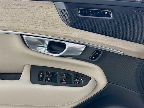 New 2026 Volvo XC90 B6 Plus w/ Protection Package Premier image 17