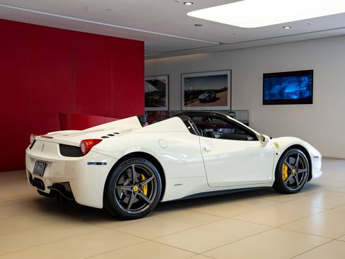 Certified 2015 Ferrari 458 Spider RWD image 6