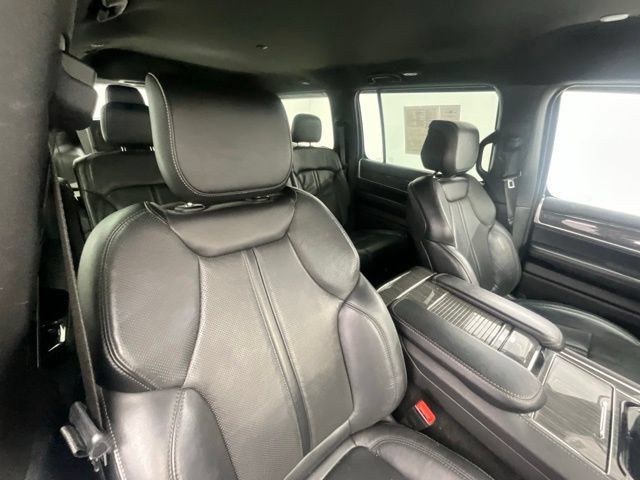 Used 2022 Jeep Wagoneer Series II AWD/4WD image 14