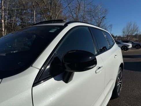 Certified 2023 Volvo XC60 B5 Plus w/ Climate Package image 13