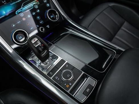 Used 2022 Land Rover Range Rover Sport HST image 26