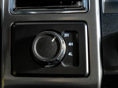 Used 2022 Ford F350 XLT w/ XLT Premium Package image 24