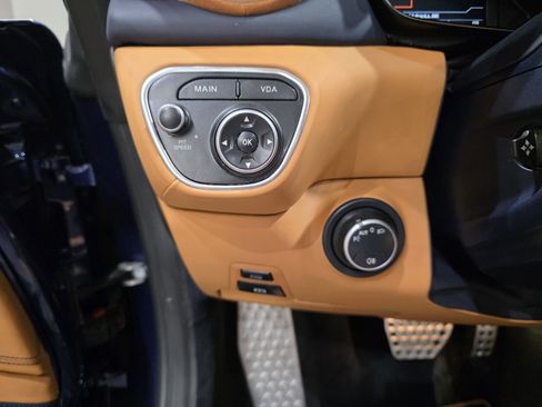 Used 2016 Ferrari California T image 18