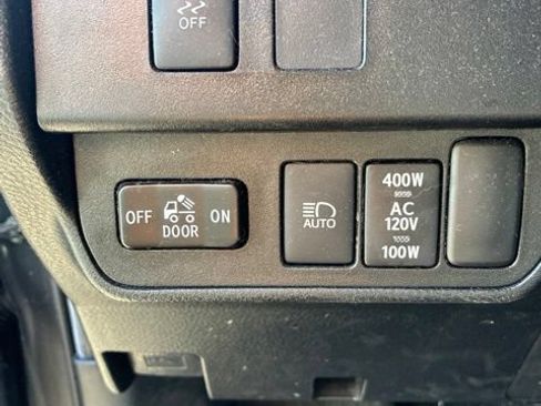 Used 2022 Toyota Tacoma TRD Sport w/ Technology Package AWD/4WD image 10