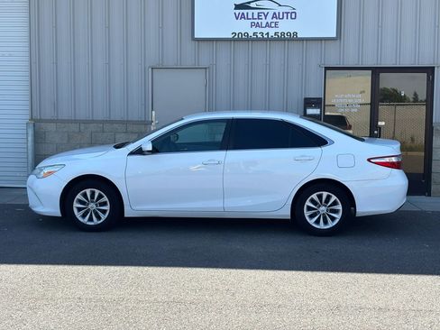 Used 2016 Toyota Camry LE FWD image 6