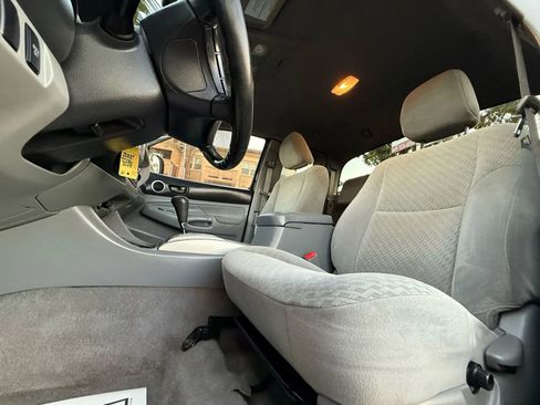Used 2010 Toyota Tacoma 2WD Access Cab image 28