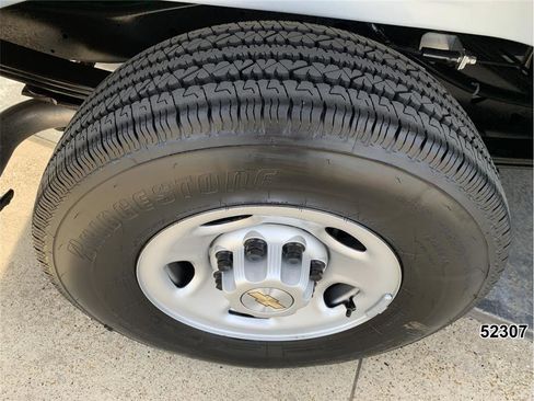 Used 2025 Chevrolet Express 2500 Extended w/ Communications Package image 24