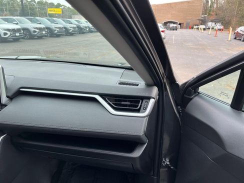 Used 2025 Toyota RAV4 XLE image 35