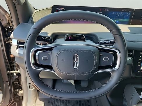 New 2025 Lincoln Navigator L Reserve w/ Jet Appearance Package image 17