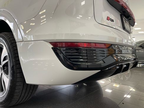 Used 2024 Audi Q8 e-tron Premium AWD/4WD image 16