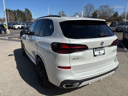 New 2026 BMW X5 xDrive40i w/ M Sport Package AWD/4WD image 3